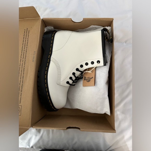 Doc Marten - Picture 1 of 4